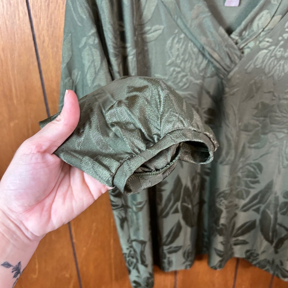 Chicos Womens Top Green Floral Jacquard V Neck Long Sleeve Size 2 Burnout Floral - Picture 2 of 8